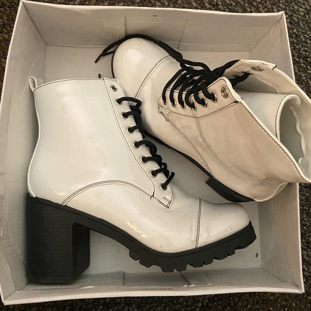 Healed boots